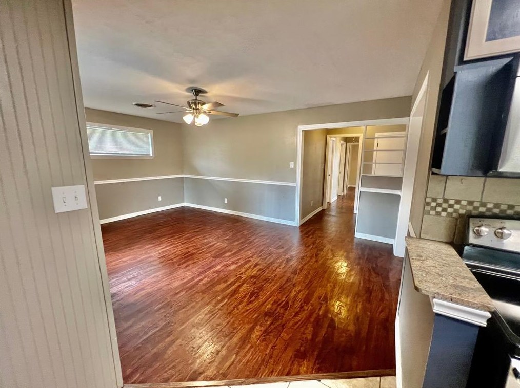 1309 Tom Dee St, Brenham, TX 77833