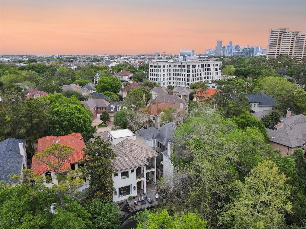 7 Ter, Houston TX  77007-5070 exterior