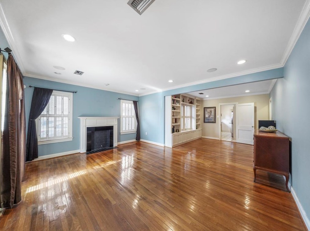 6607 Fairfield St, Houston, TX 77023