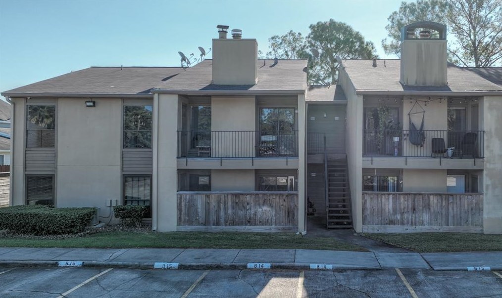 3300 Pebblebrook Dr #103, Taylor Lake Village, TX 77586