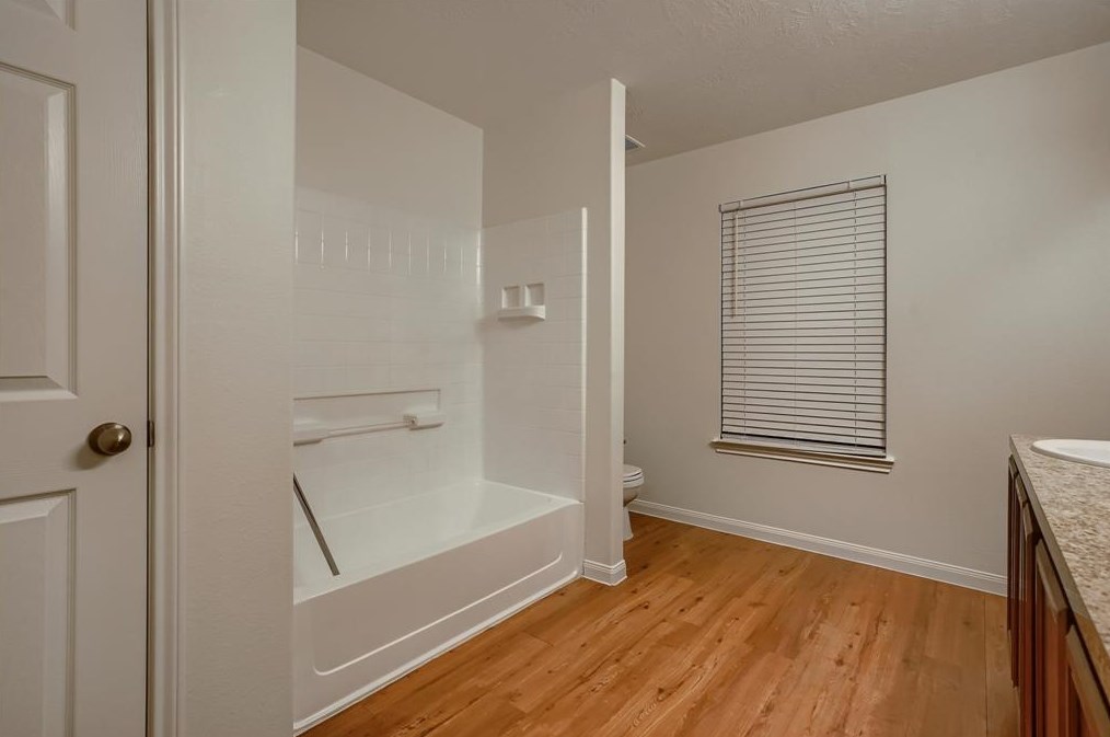 1039 Doubletree Gln Dr, Houston TX  77073-5673 exterior