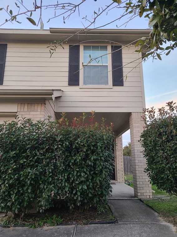 1039 Doubletree Glen Dr, Houston, TX 77073-5673