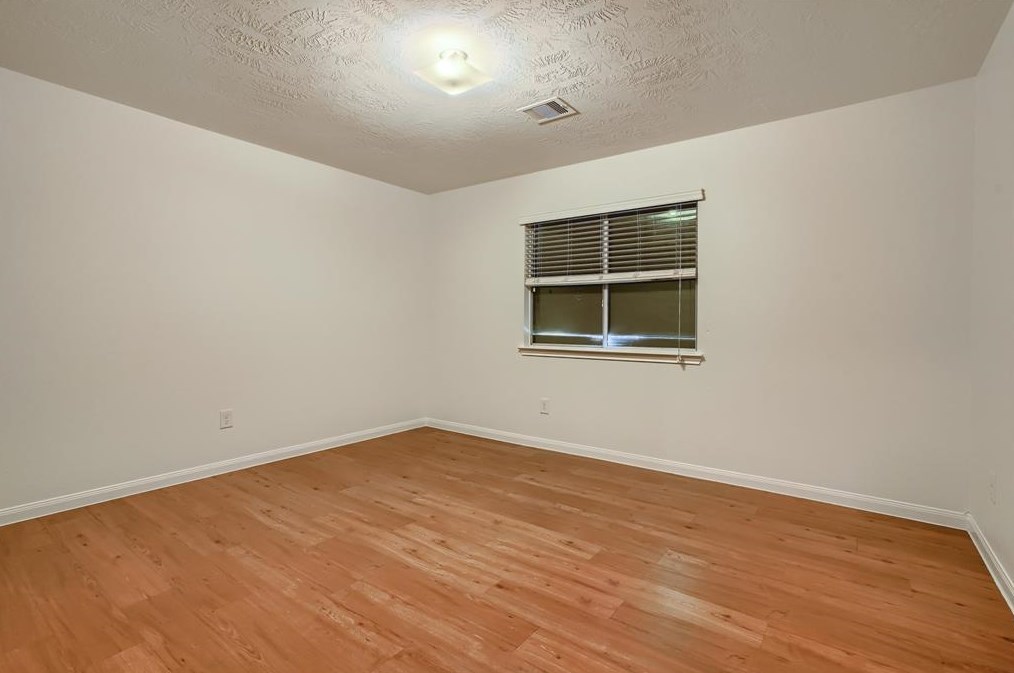 1039 Doubletree Gln Dr, Houston TX  77073-5673 exterior