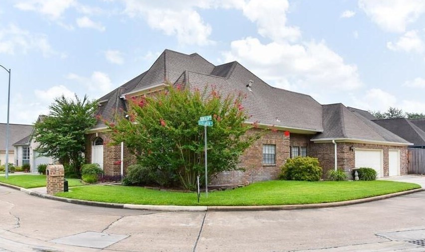 5719 Glen Allen Ln, Houston, TX 77069-1841