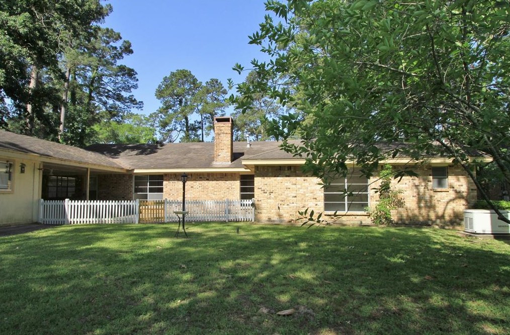 1718 Laurel Springs Ln, Humble, TX 77339-2940