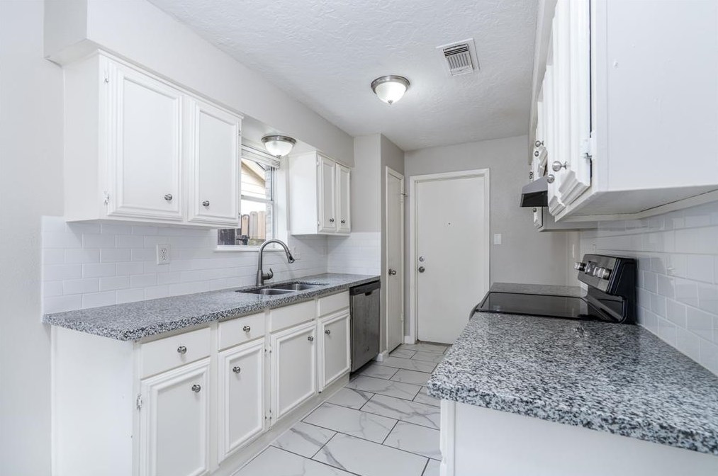22435 Rockgate Dr, Spring, TX 77373-8707