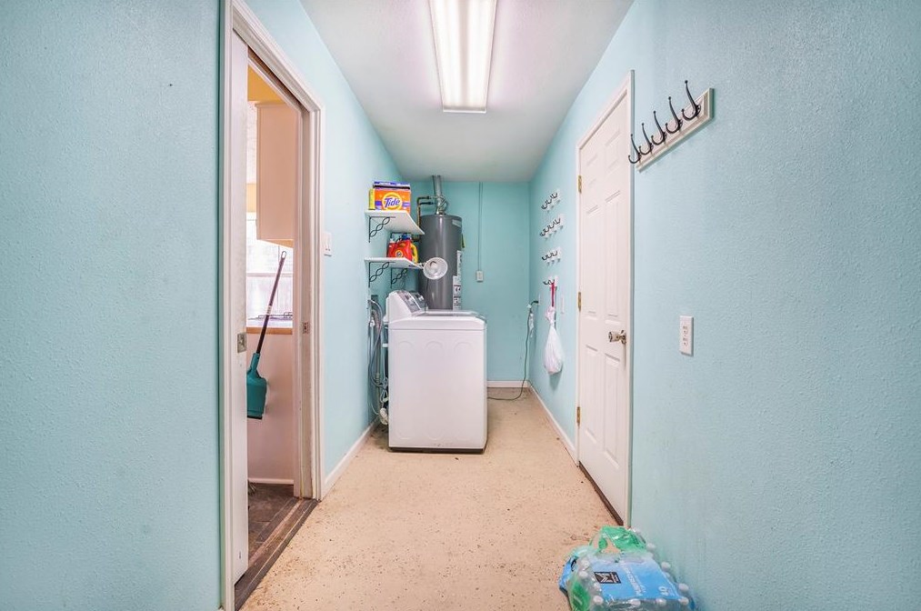 419 Capehill, Houston TX  77598-2611 exterior