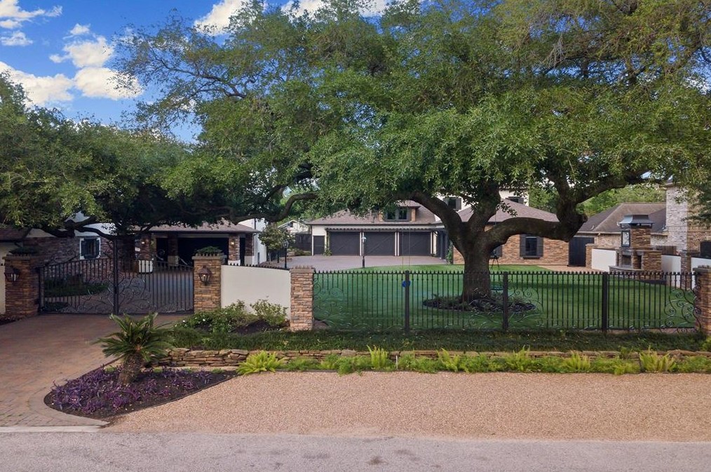 2316 Bauer Dr, Houston, TX 77080
