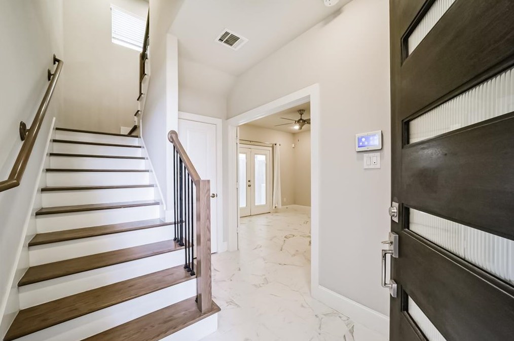 2120 Cohn St, Houston TX  77007-1821 exterior