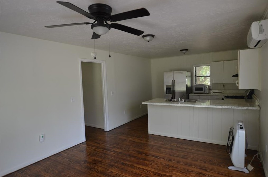 309 N 2nd St, Livingston, TX 77351