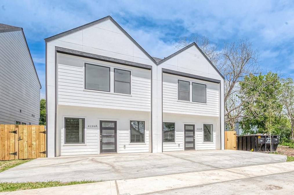 4135 Mallow St, Houston, TX 77051-2742