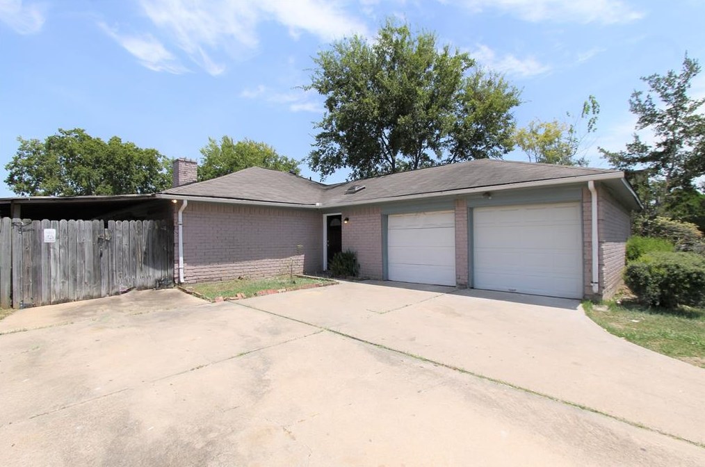 13010 Apple Glen Ln, Houston, TX 77072