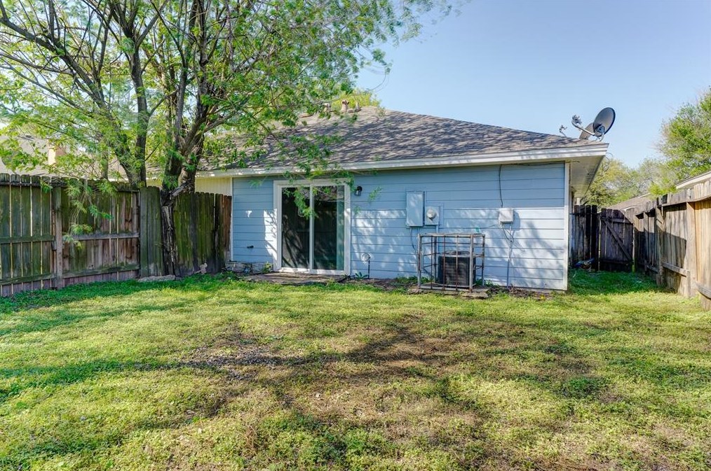 11012 Crenchrus Ct, Houston TX  77086-1404 exterior