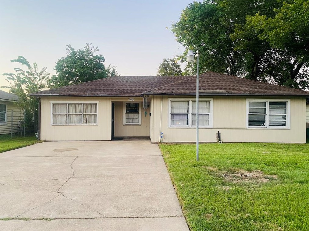 13013 Emporia St, Houston, TX 77015-4311