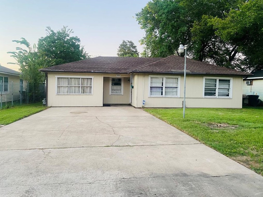 13013 Emporia St, Houston TX  77015-4311 exterior