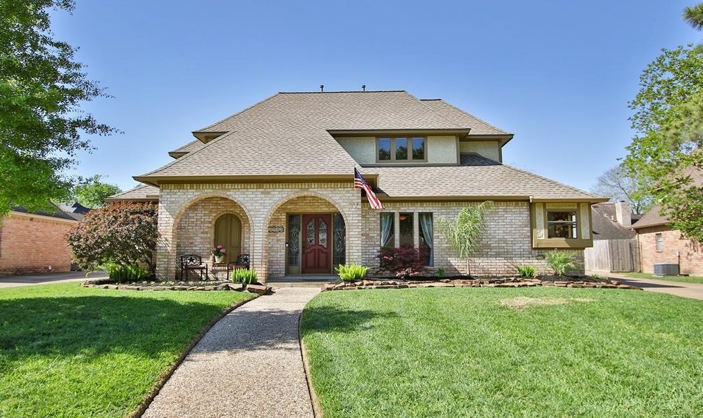 15735 Sweetwater Creek Dr, Houston, TX 77095-1653
