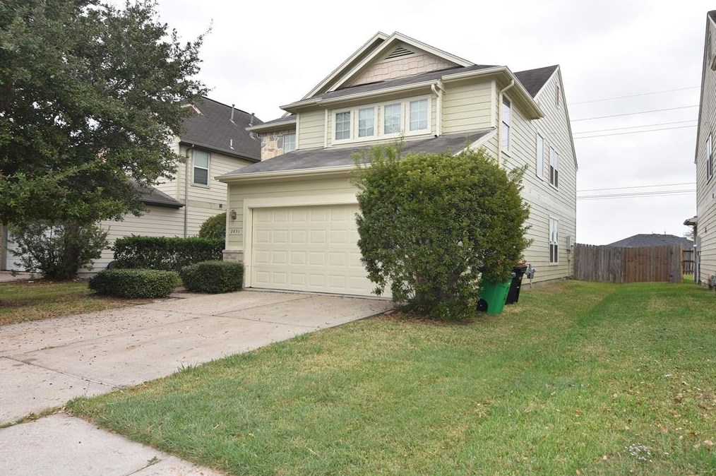 2831 Feather Green Trl, Fresno, TX 77545