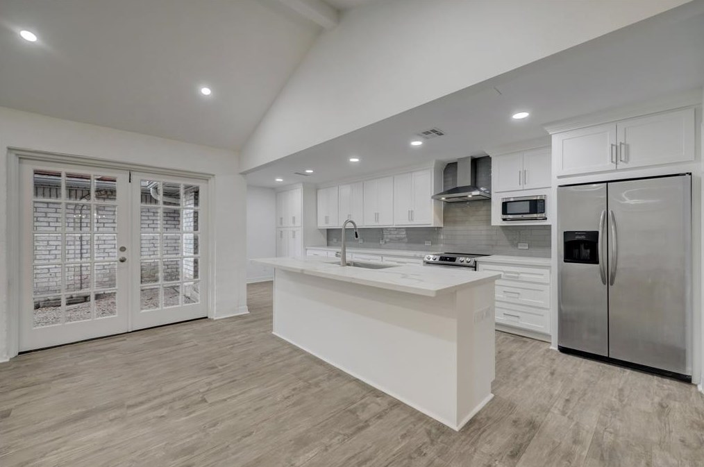1115 Nantucket Dr, Houston, TX 77057