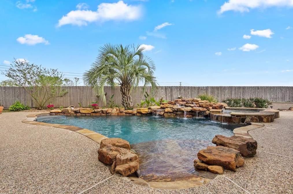 3503 Almond Crk Dr, Houston TX  77059-2819 exterior