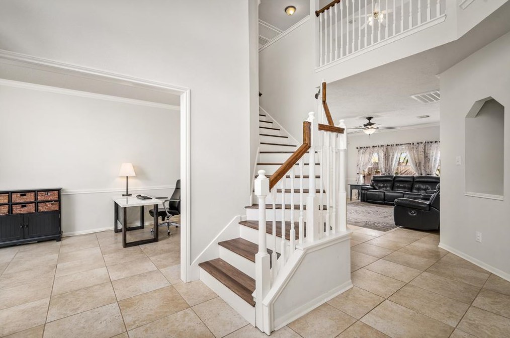 3503 Almond Creek Dr, Houston, TX 77059-2819