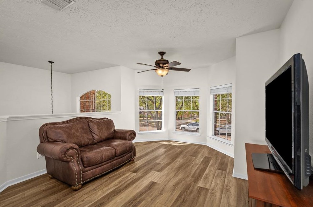 3503 Almond Crk Dr, Houston TX  77059-2819 exterior