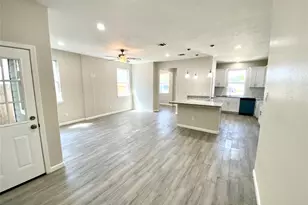 4943 Leamathew St, Houston, TX 77045 - Photo 4