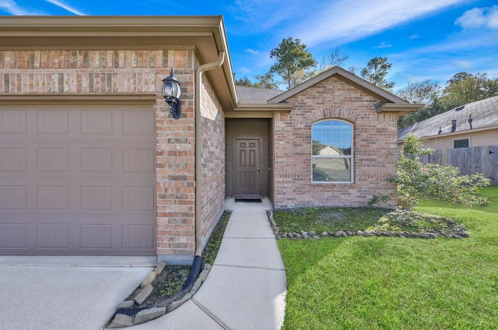 9447 E Woodmark, Conroe, TX 77304