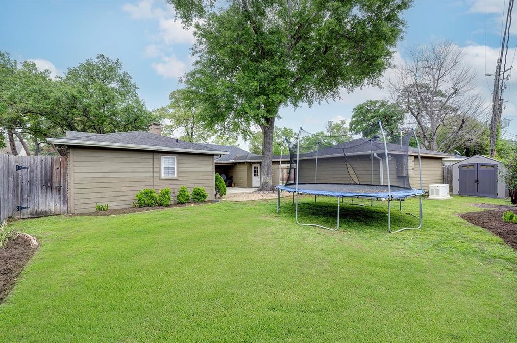 14015 Taylorcrest, Houston TX  77079-8702 exterior