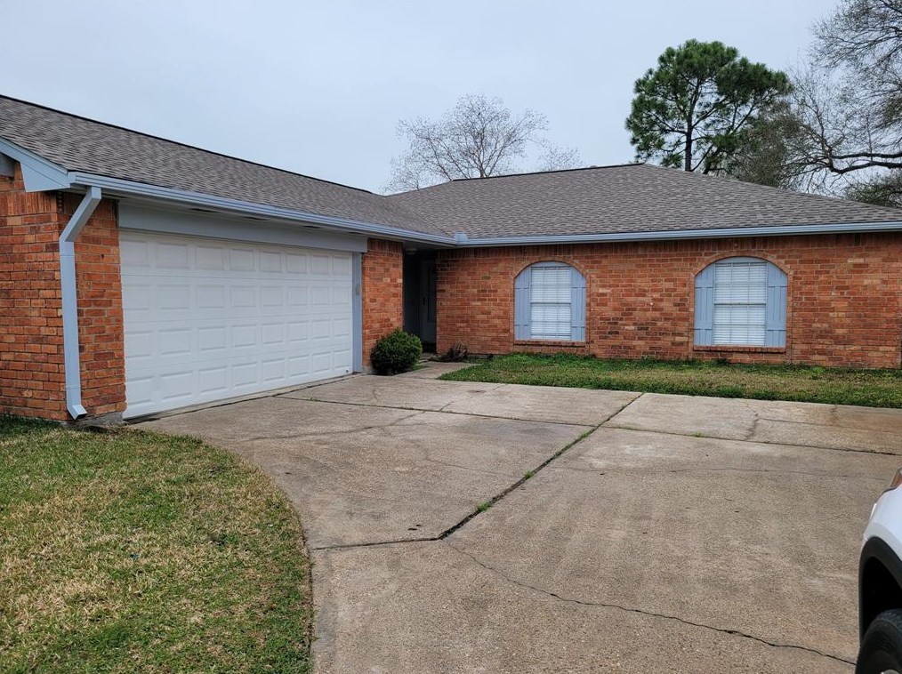 10007 Rustic Gate Rd, Morgans Point, TX 77571