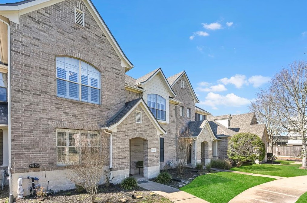 2412 Clippers Sq, Houston, TX 77058-3741