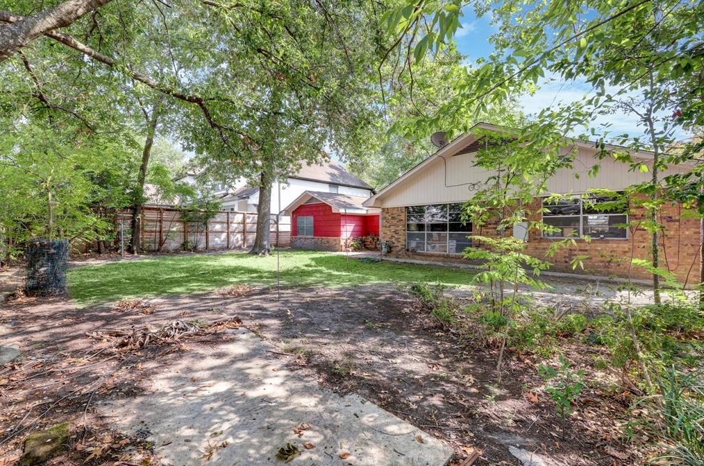 8830 Burkhart Rd, Houston TX 77055-6614 exterior