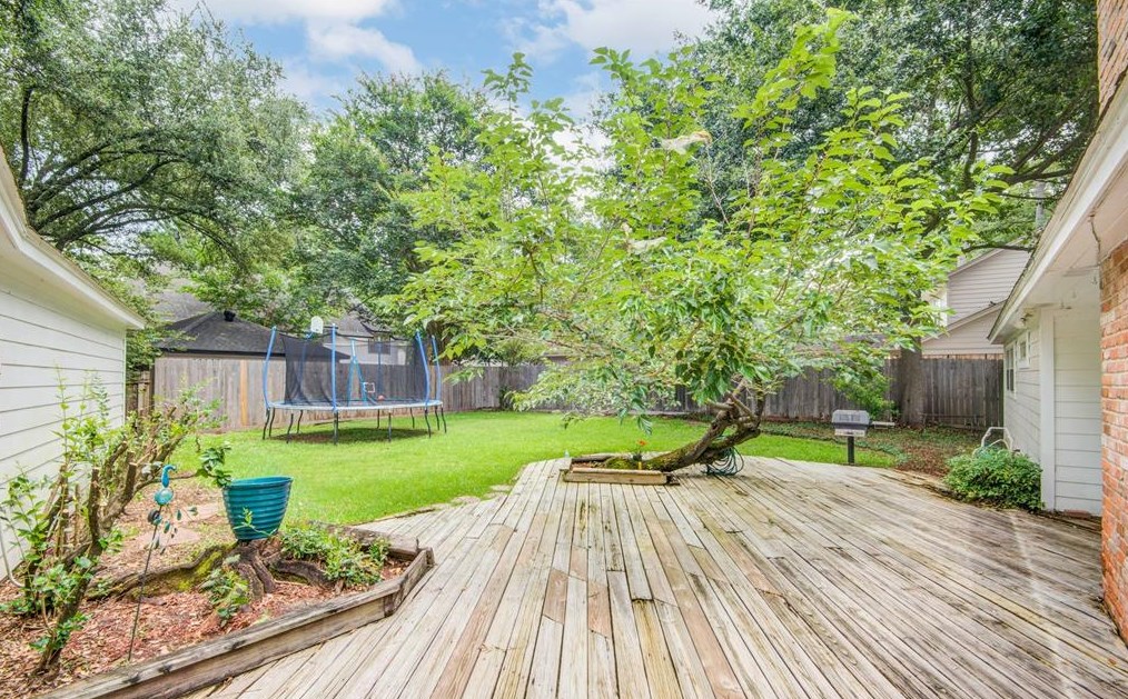 5310 Olympia Fld Ln, Houston TX  77069-2617 exterior