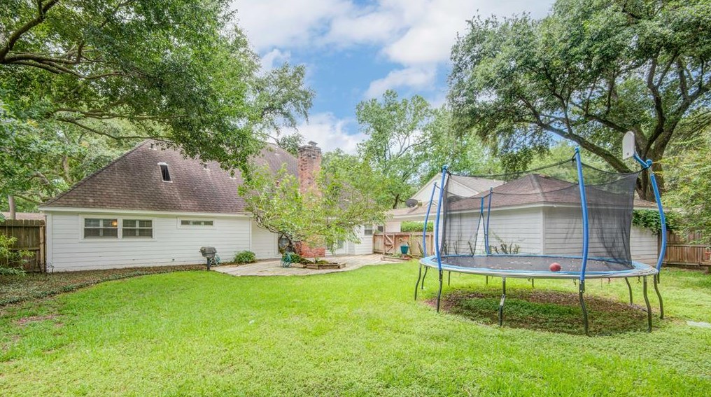 5310 Olympia Fld Ln, Houston TX  77069-2617 exterior