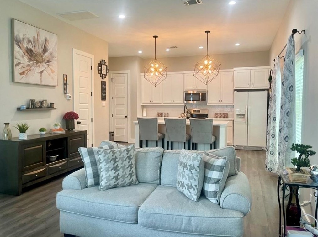 8211 Coffee St, Houston, TX 77033