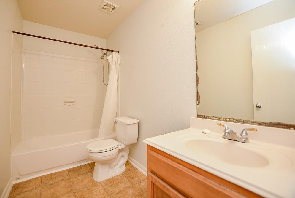 13139 Lawsons Crk Ln, Houston TX  77072-0119 exterior