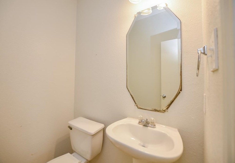13139 Lawsons Crk Ln, Houston TX  77072-0119 exterior