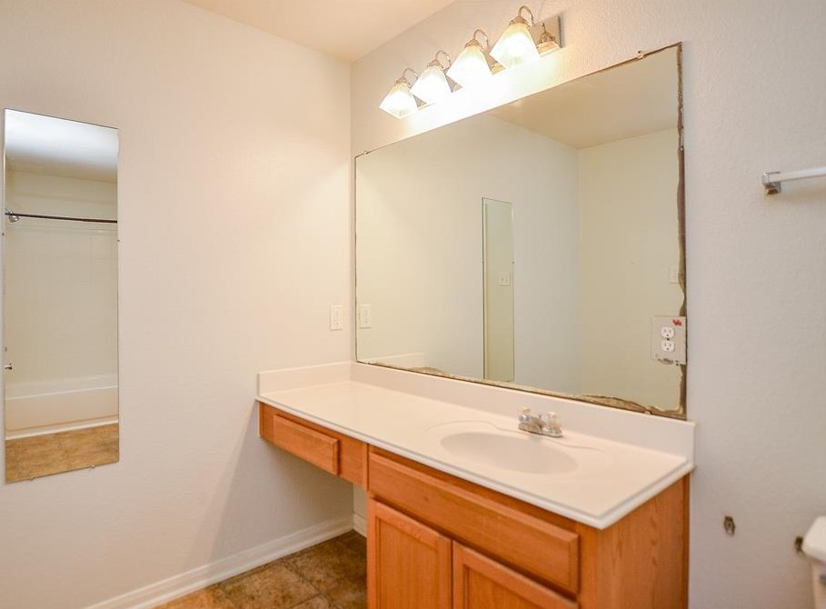 13139 Lawsons Crk Ln, Houston TX  77072-0119 exterior