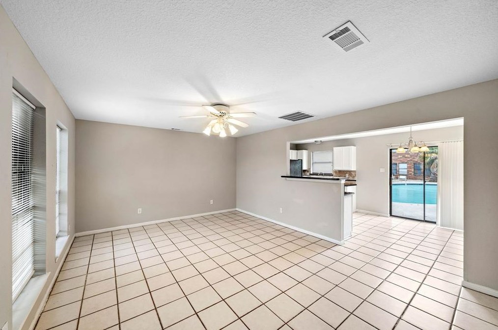 7929 Catalpa St, Texas City, TX 77591