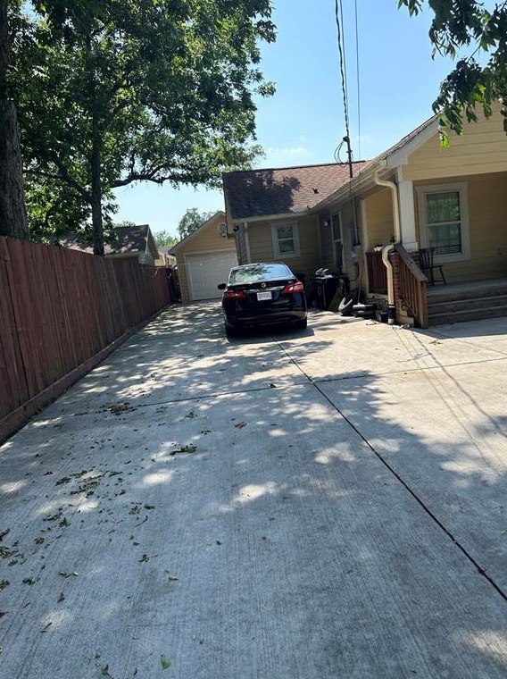 6505 Frisco St, Houston, TX 77022-5768