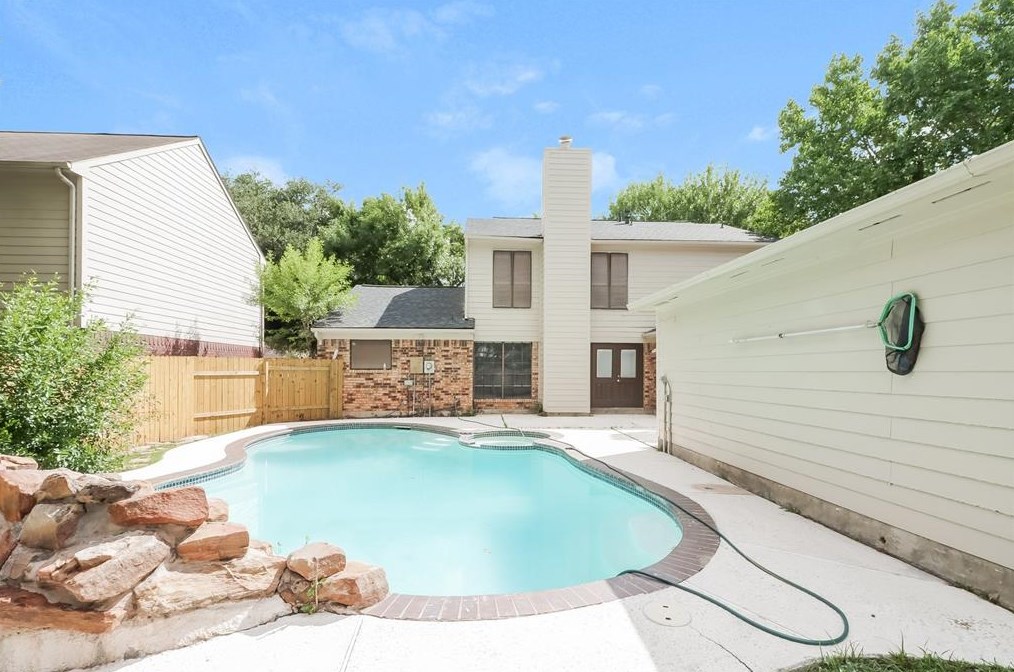 2403 Horseshoe Ln, Richmond, TX 77406