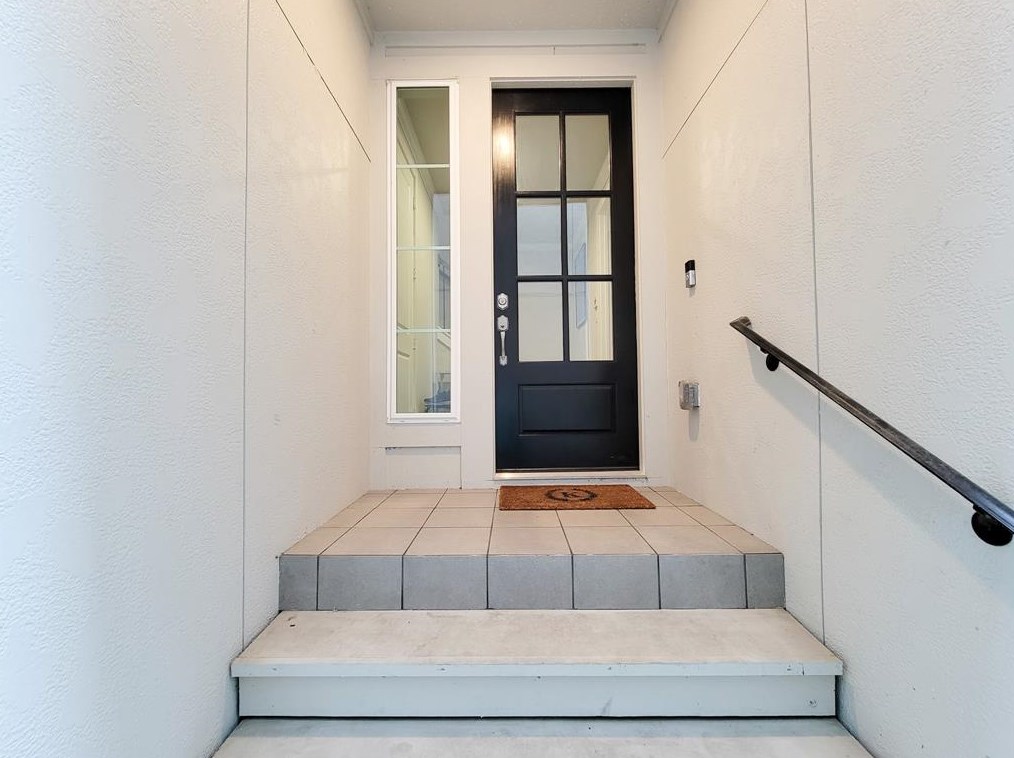 1311 W 24th Street W #b, Houston, TX 77008