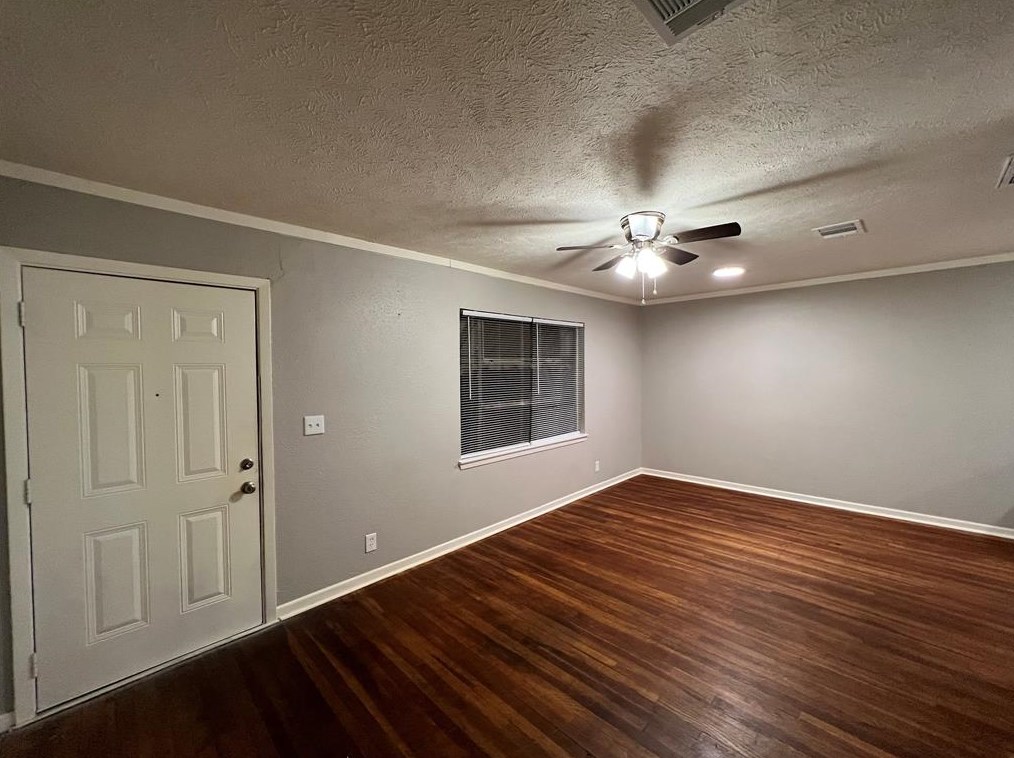 9529 Chesterfield Dr, Houston, TX 77051