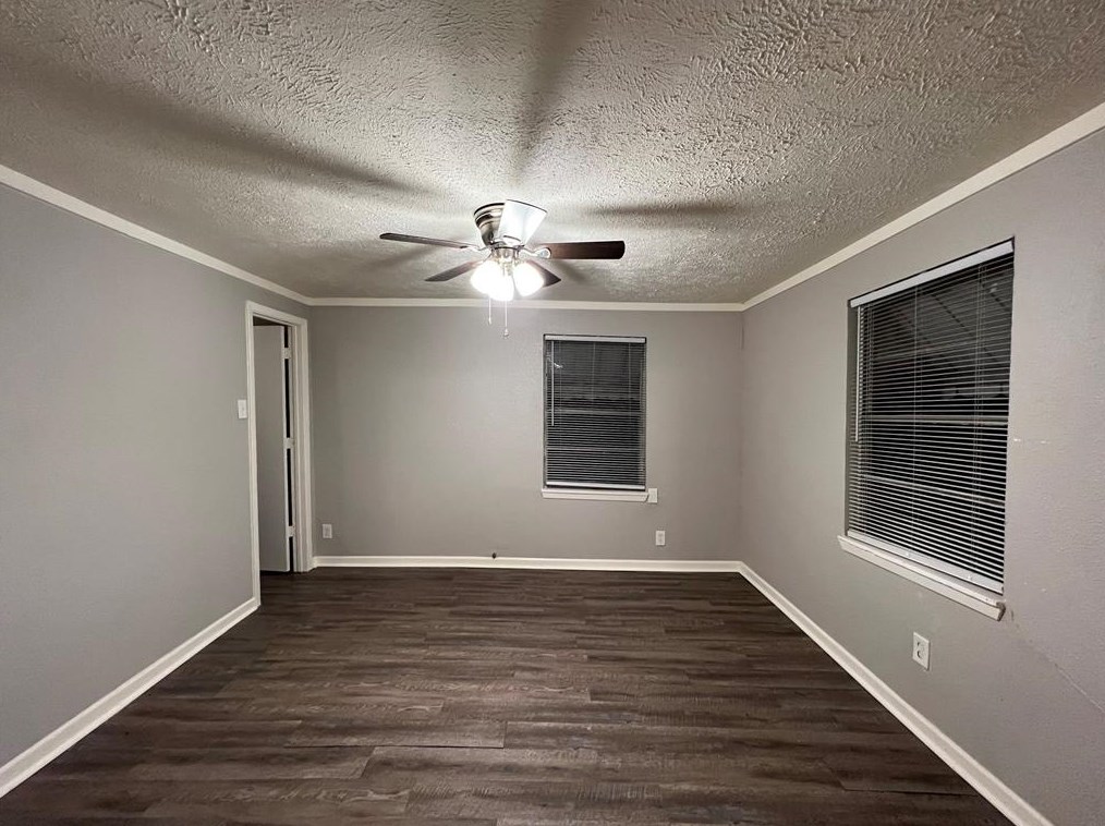 9529 Chesterfield Dr, Houston TX  77051-3130 exterior
