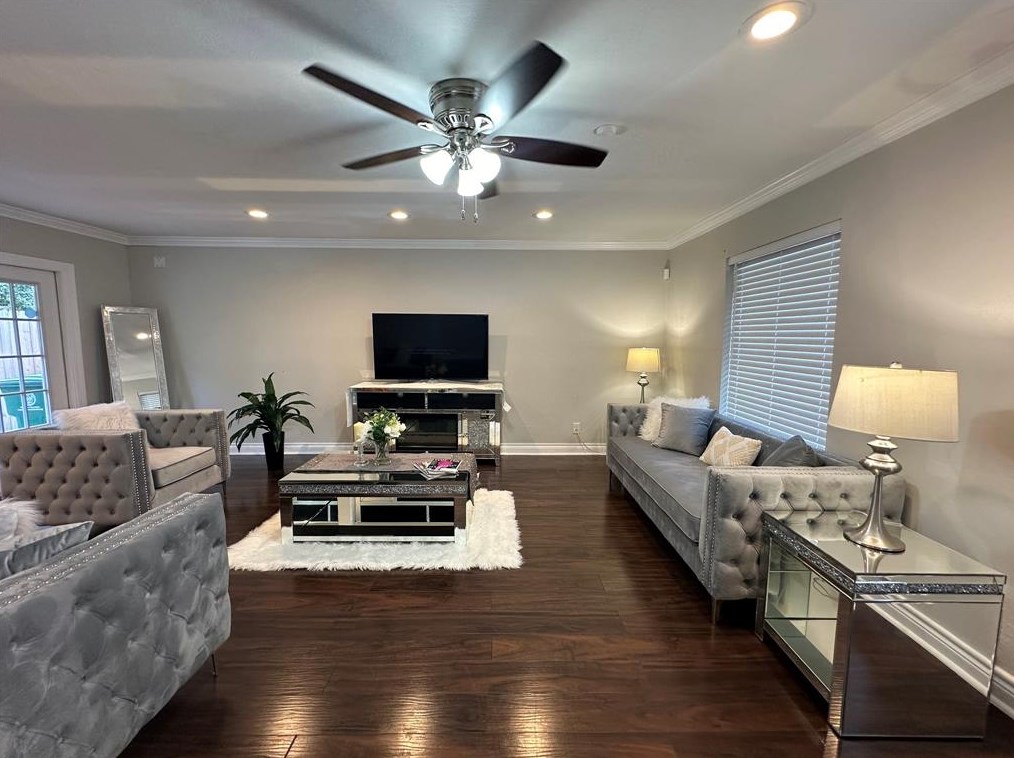 5309 Pagewood Ln, Houston TX  77056-7226 exterior