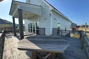 2836 Gulf View Ln, Crystal Beach, TX 77650 - Photo 14