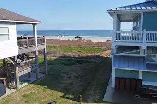 2836 Gulf View Ln, Crystal Beach, TX 77650 - Photo 4