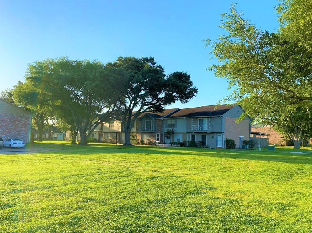 12873 High Star Dr, Houston, TX 77072
