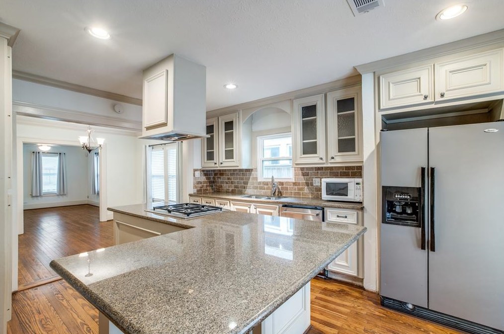 621 Aurora St, Houston, TX 77008