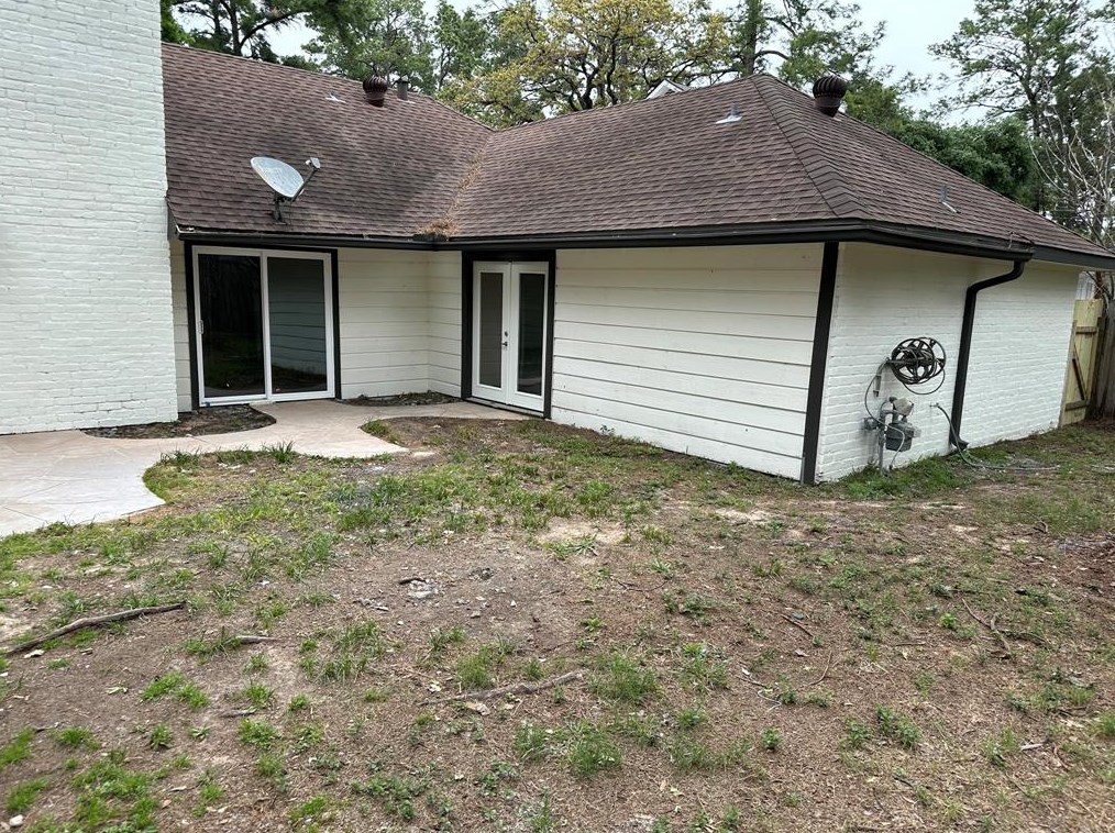 5411 Old Ldg Dr, Houston TX  77066-1620 exterior