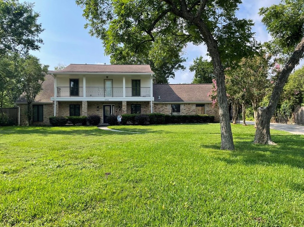 4702 Bayou Vista Dr, Houston, TX 77091